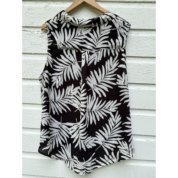 Torrid Top Size 2X Black White Chiffon Button front Tropical Print Sheer Slvless - Picture 4 of 4